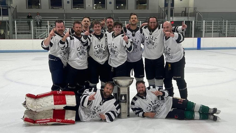 Team wearing Rise kit 11